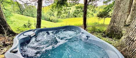 Bañera de hidromasaje al aire libre