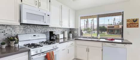 Fridge, microwave, stovetop, dishwasher