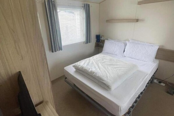 Iron/ironing board, free WiFi