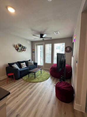 TV, fireplace, offices