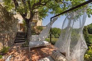 Property grounds - 'Piccola' Room with Shared Terrace, Shared Garden and Wi-Fi (Casorzo)