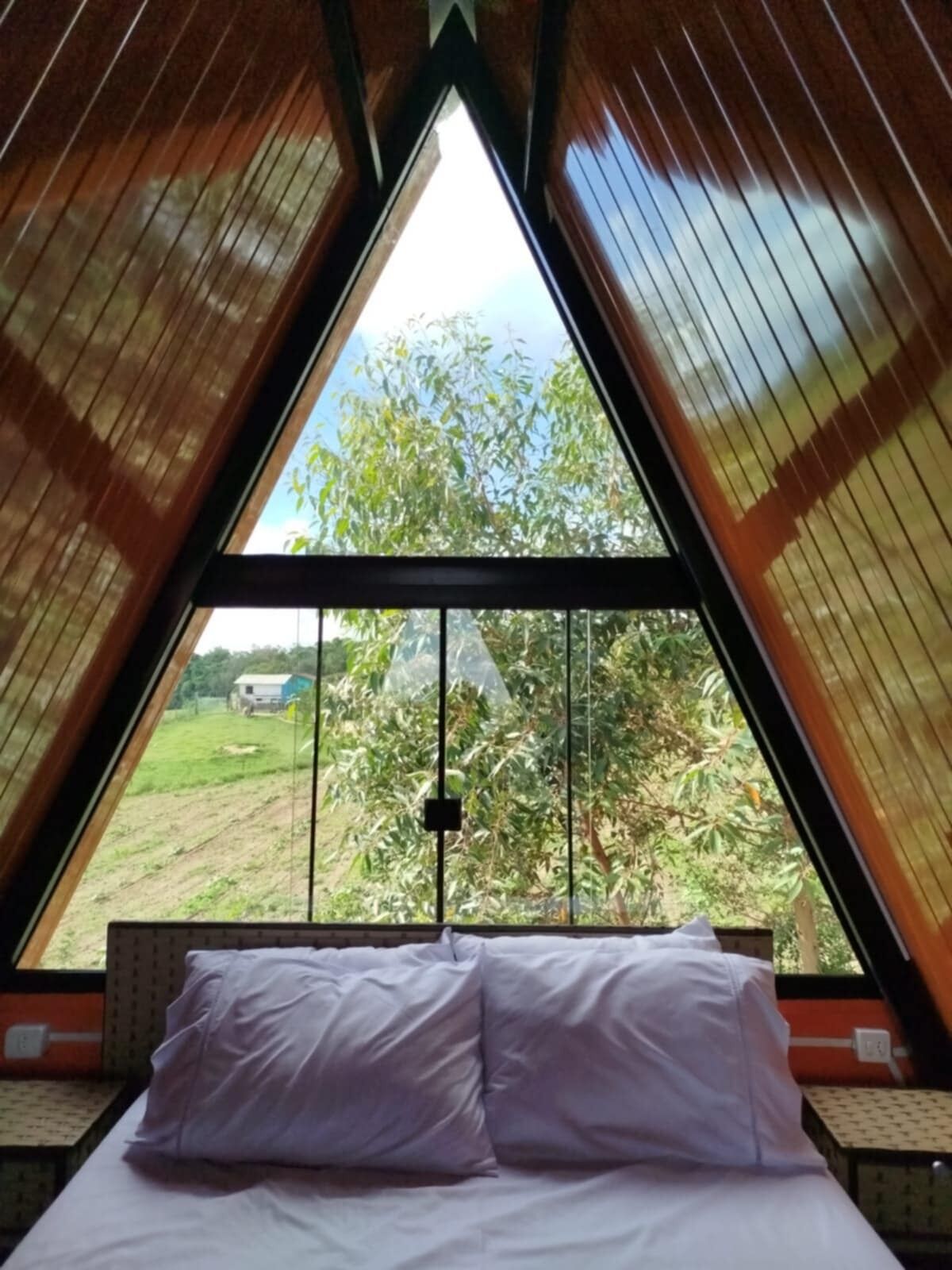 Cabaña familiar, no fumadores, vistas al jardín | Escritorio, espacio para trabajar con un portátil, wifi gratis