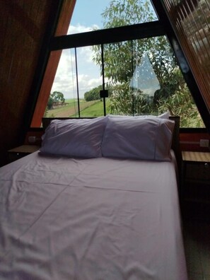 Bureau, espace de travail pour ordinateur portable, Wi-Fi gratuit