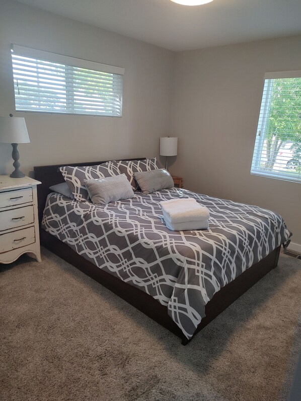 3 bedrooms, bed sheets