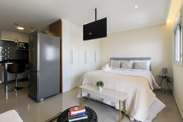 1 bedroom, WiFi, bed sheets