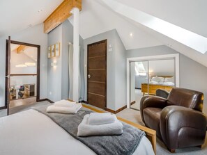 5 عدّة غرف نوم ومكواة/لوح كي وسرير سفر وواي فاي مجانًا