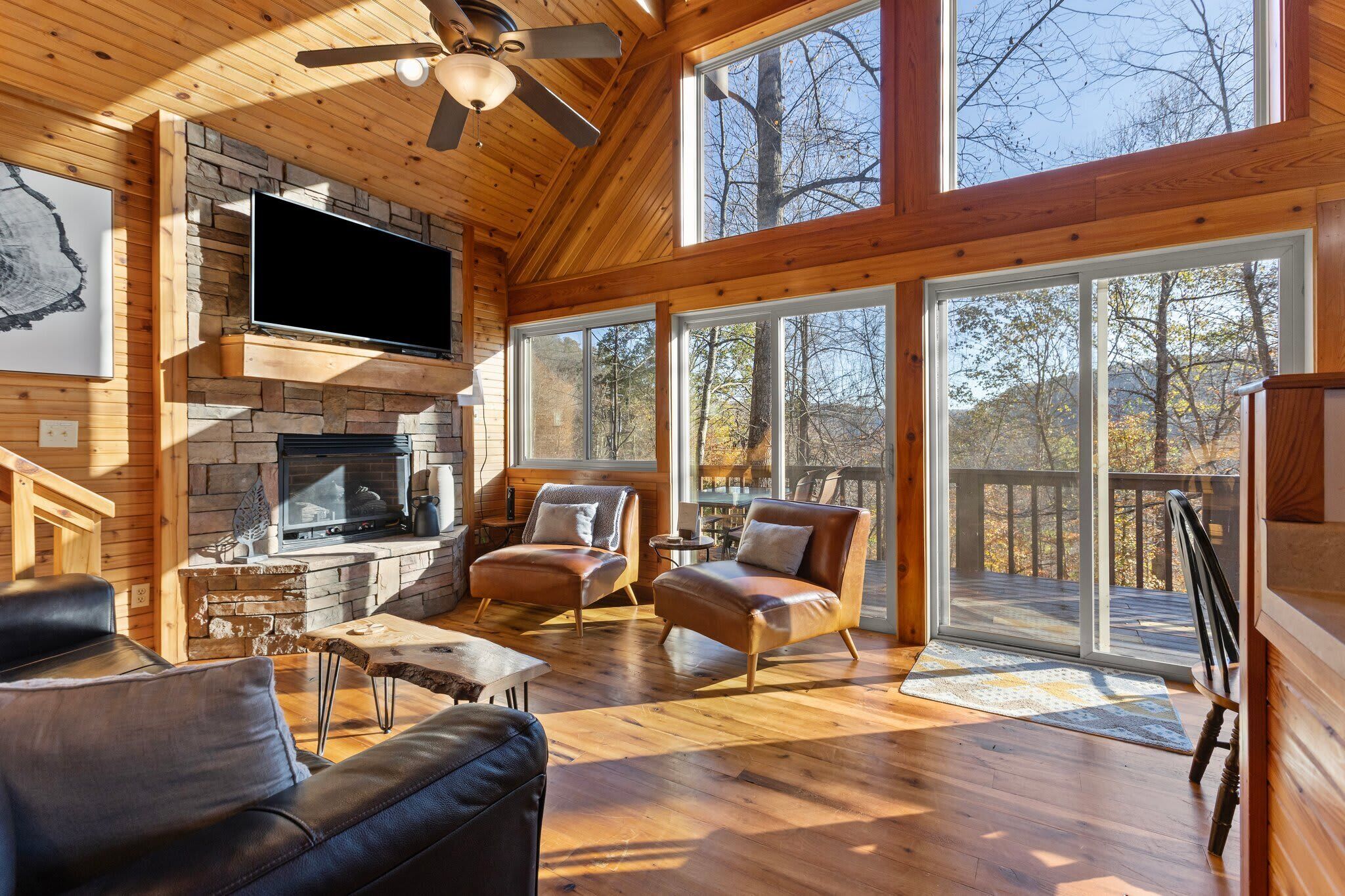 Spacious living room