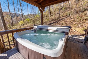 Tina de hidromasaje al aire libre