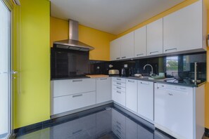 Fridge, microwave, oven, dishwasher