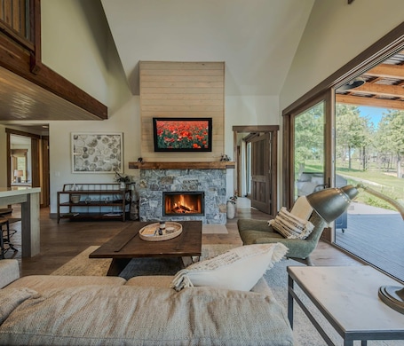 House, Multiple Beds, Hot Tub, Mountain View (Cottage on the 10th Tee) | Living area | 42-inch flat-screen TV with digital channels, fireplace. Cottage on the 10th Tee Beautiful Stay for 7 w/ Hot Tub & Fire Pit