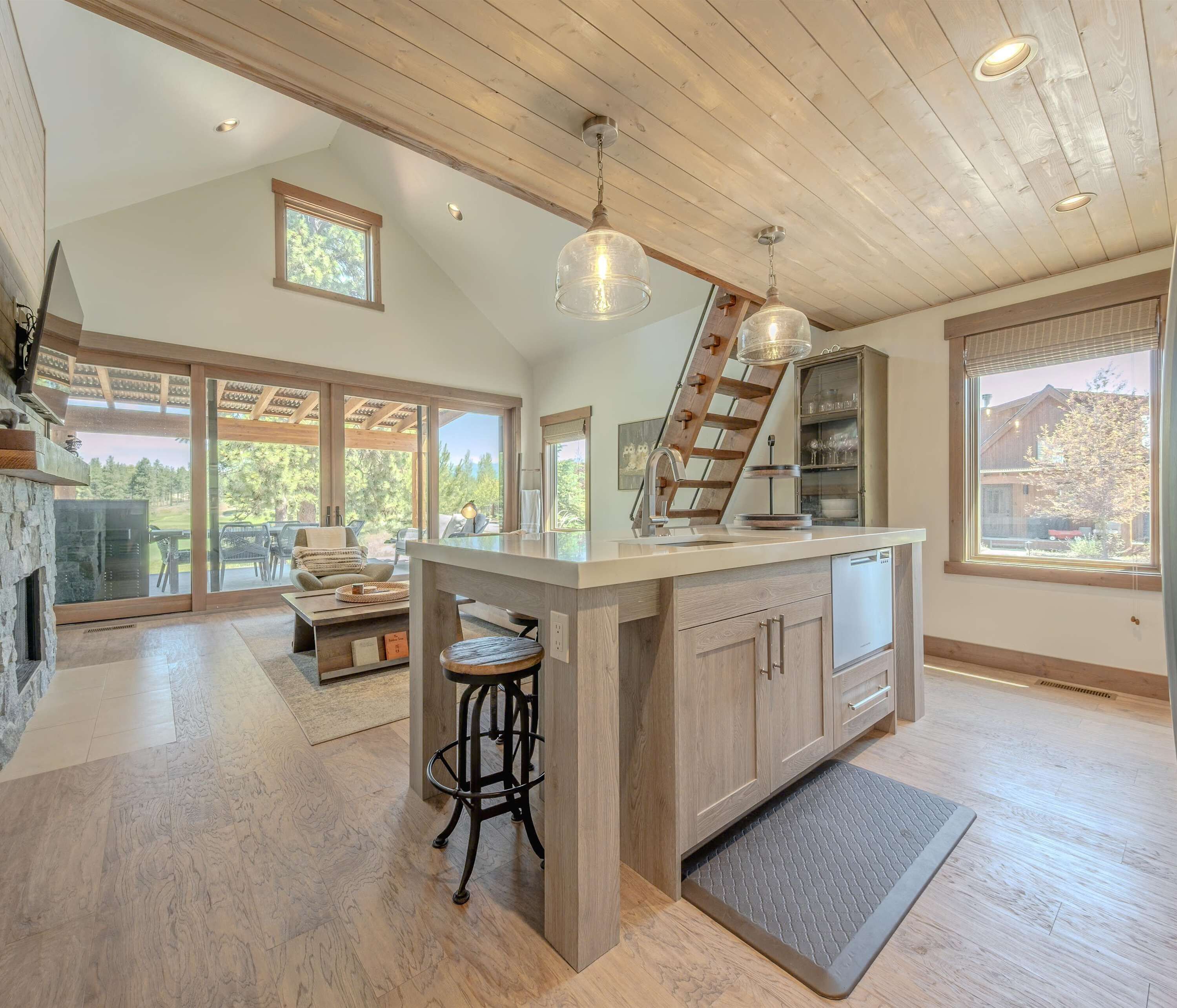 Rumah, Beberapa Tempat Tidur, hot tub, pemandangan gunung (Cottage on the 10th Tee) | Interior