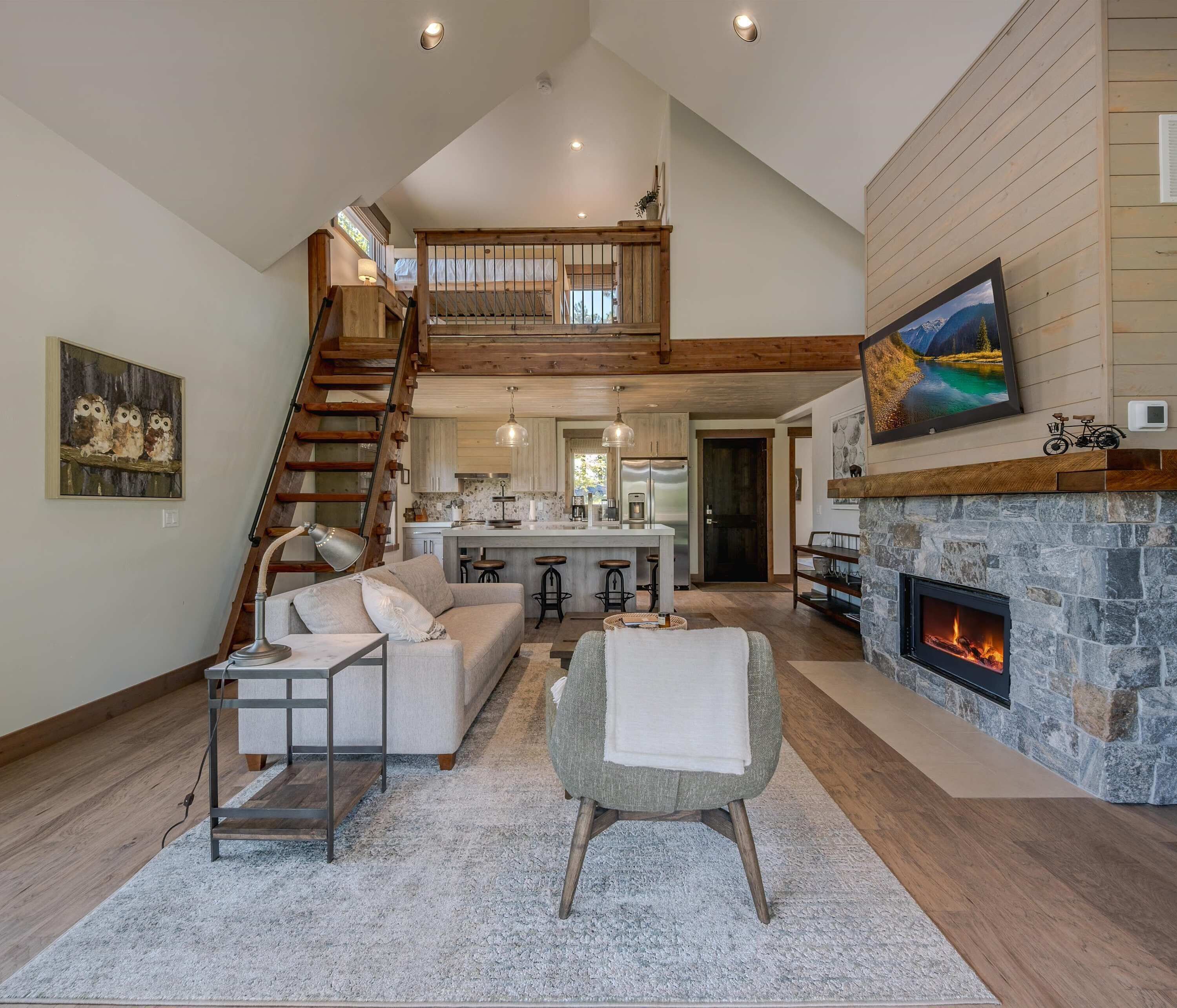 House, Multiple Beds, Hot Tub, Mountain View (Cottage on the 10th Tee) | Living area | 42-inch flat-screen TV with digital channels, fireplace