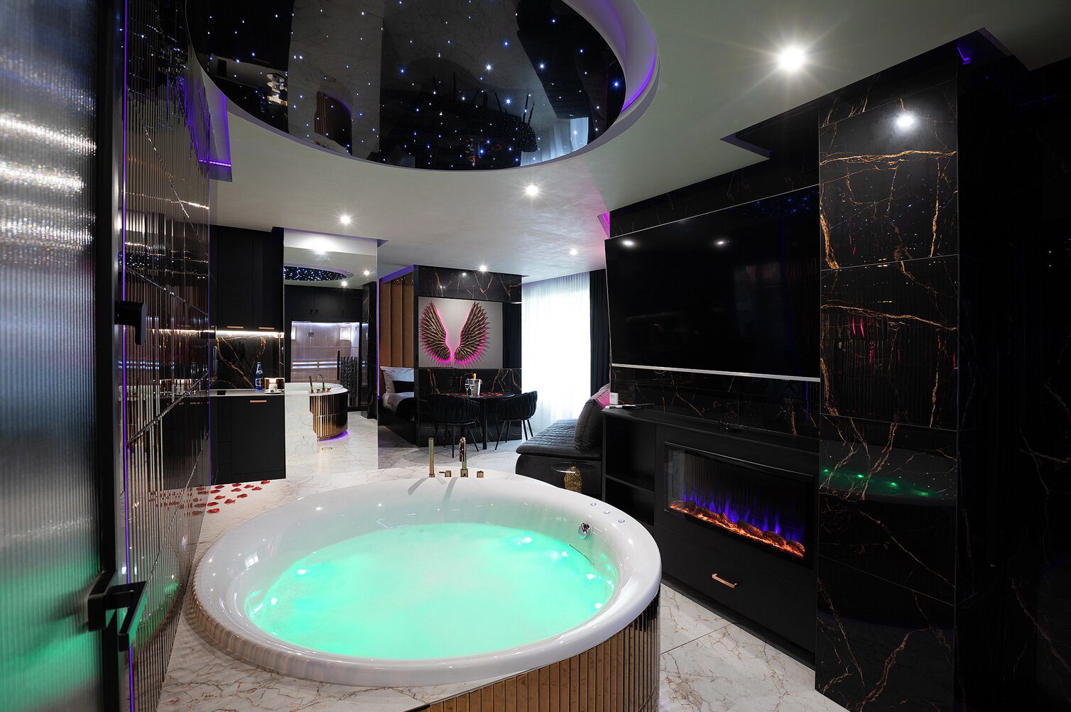 Presidential Apartment | Iron/ironing board, free WiFi, bed sheets