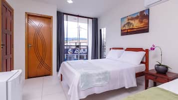 Deluxe-værelse til 3 personer - balkon - byudsigt | Gratis Wi-Fi