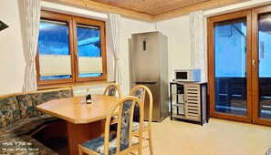 Dining - Large apartment including Hohe Tauern Sommercard. Hiking, golf, skiing, cycling (Mittersill)