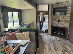 Free WiFi, bed sheets, wheelchair access