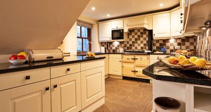 4 Bedroom Cottage in Bretherdale, No Deposit