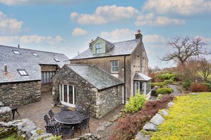 House | Outdoor dining - 4 Bedroom Cottage in Bretherdale, No Deposit (Penrith)