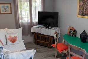 Living area - paradis colibri (Avignon)