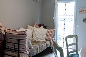 Living area - paradis colibri (Avignon)