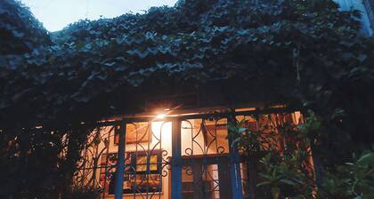 De Creatives - Cozy Artistic Home Stay near Rock Beach, Pondicherry