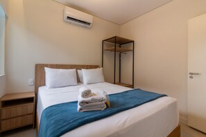 2 bedrooms, iron/ironing board, travel crib, free WiFi