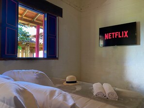 5 bedrooms, iron/ironing board, WiFi, bed sheets - Nature escape in Quindío: Chalet with pool, wifi, kiosk and 5 bedrooms (Montenegro)