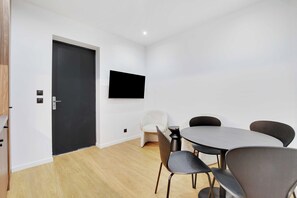 Dining - Cosy Apartment - 2BR - 4P - Montreuil (Montreuil)