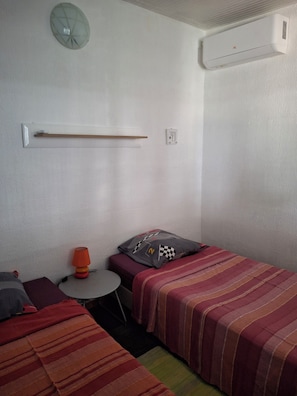 2 bedrooms, iron/ironing board, bed sheets