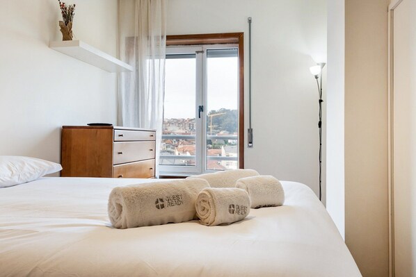 1 bedroom, iron/ironing board, Internet, bed sheets