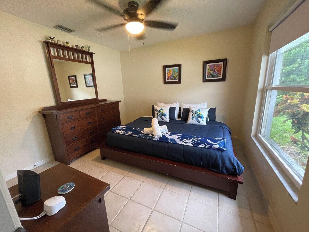 Photo 38 of Fabulous centrally located 3-bedroom house with private pool in Naples