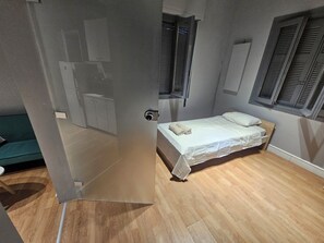 1 camera, Wi-Fi, lenzuola