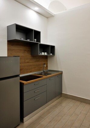 Căn hộ (1 Bedroom) | Bếp riêng | Bếp nấu, dụng cụ nấu nướng/bát dĩa/dao nĩa 
