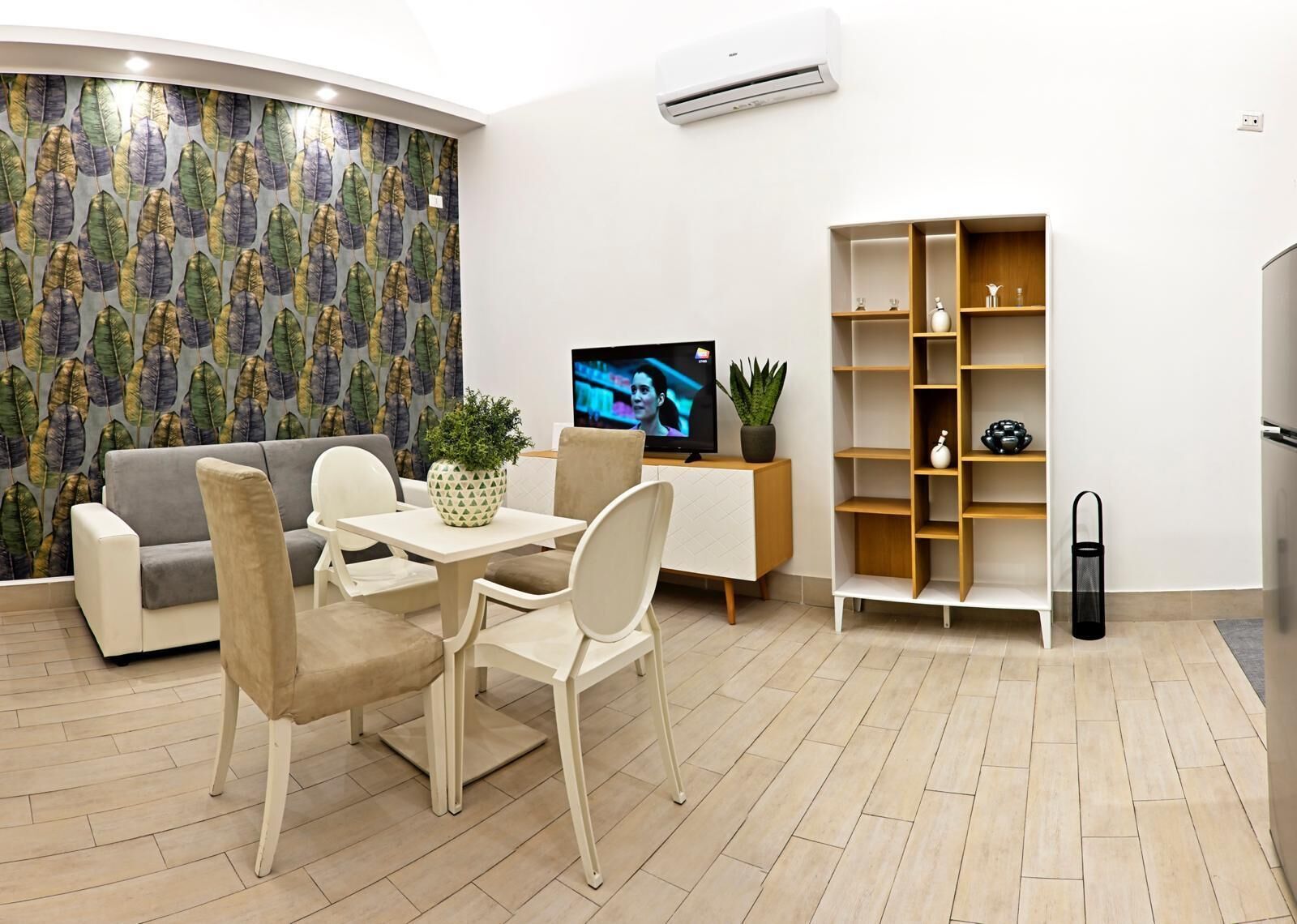 Apartamento (1 Bedroom) | Área de estar | TV de tela plana