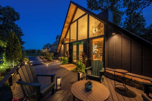Modern A-Frame Cottage • Hot Tub • Sauna • Beaver Lake Retreat