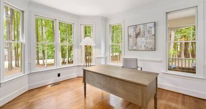 Private Home Office, Ultafast WiFi, Designer Furnishings & Luxury Bedding
