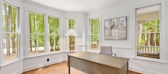 Private Home Office, Ultafast WiFi, Designer Furnishings & Luxury Bedding