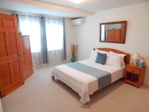 2 bedrooms, iron/ironing board, bed sheets