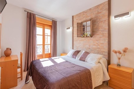 Double or Twin Room | Individually decorated, individually furnished, desk, laptop workspace. HOTEL PALACIO COGOLLUDO