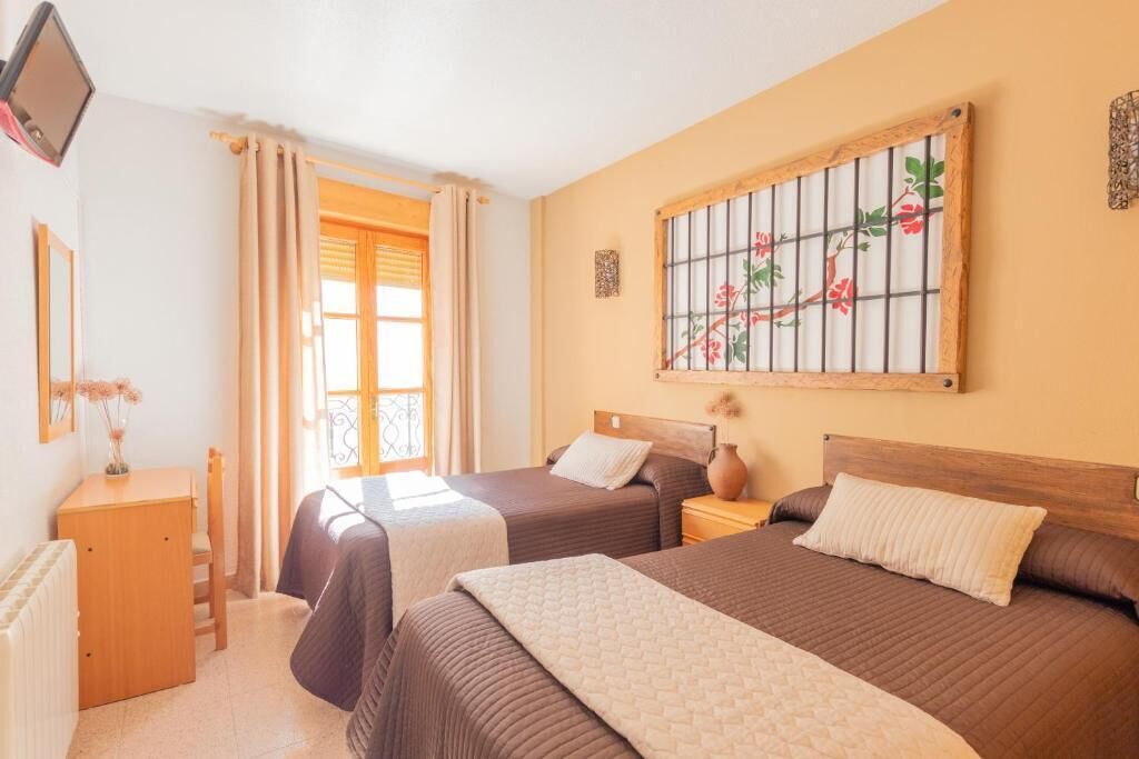 Bureau, espace de travail pour ordinateur portable, Wi-Fi gratuit