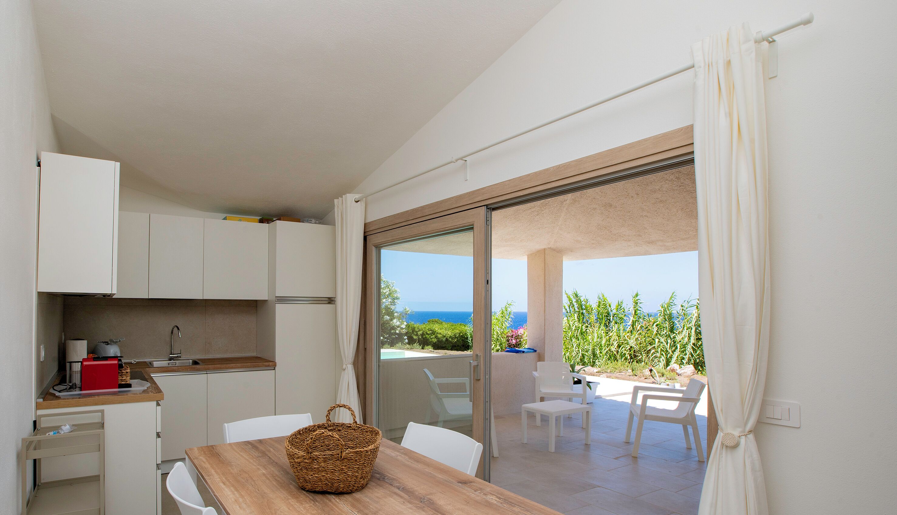 Réfrigérateur, four, plaque de cuisson, lave-vaisselle