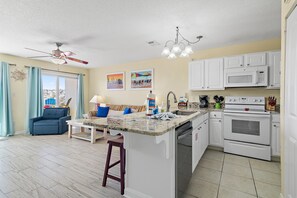 Condo, 1 King Bed with Sofa bed (Island Sands 102) | Private kitchen