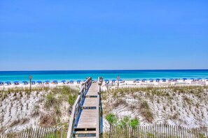 Condo, 1 King Bed with Sofa bed (Island Sands 102) | Beach