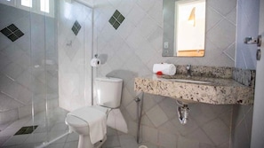 Triple Room | Bathroom