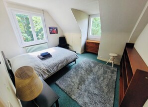 4 chambres, fer et planche à repasser, accès Internet, draps fournis