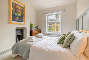 2 bedrooms, desk, iron/ironing board, travel cot