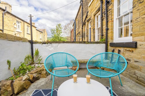 Idyllic Cottage Saltaire World heritage | Free On-street Parking