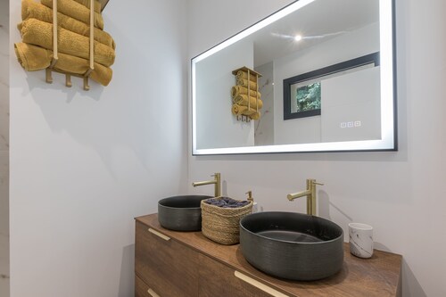 Le Studio Serviolan - Avec Jardin