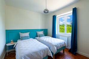3 chambres, fer et planche à repasser, Wi-Fi gratuit