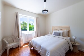 3 bedrooms, iron/ironing board, free WiFi